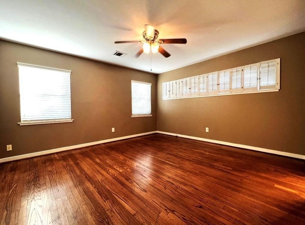1430 Freedonia Drive - Photo 11