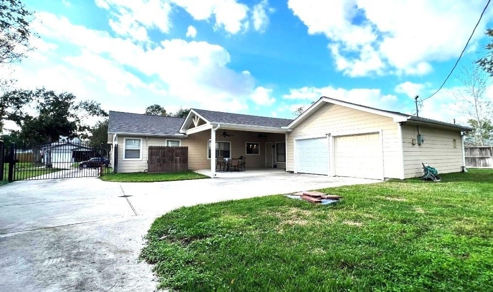 1430 Freedonia Drive - Photo 2