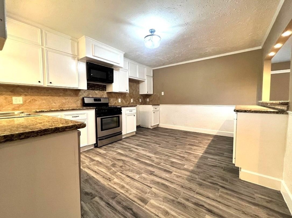 1430 Freedonia Drive - Photo 8