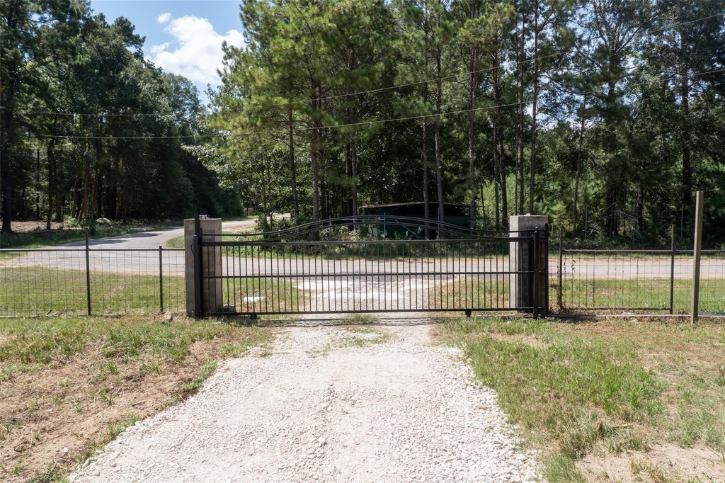 1906 County Road 3434 N - Photo 14
