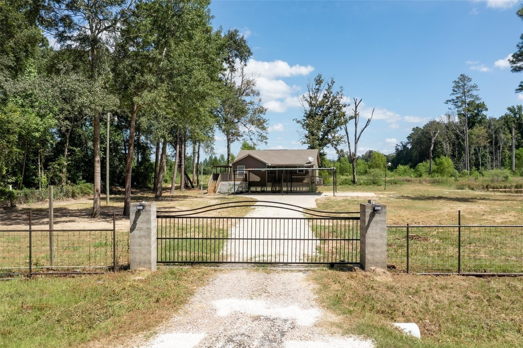 1906 County Road 3434 N - Photo 5