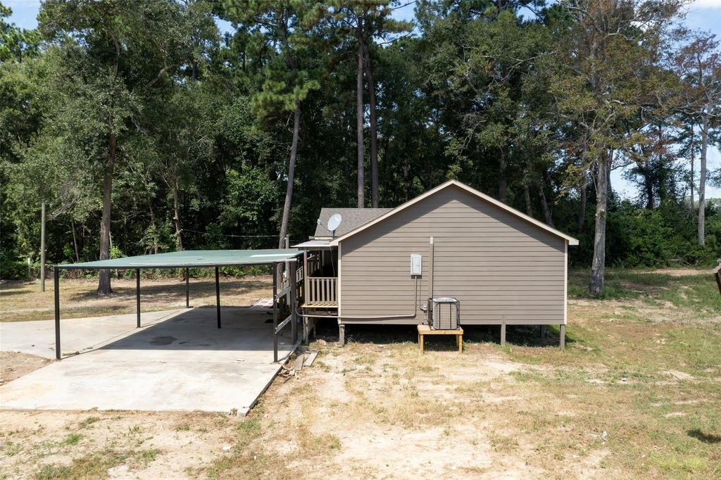 1906 County Road 3434 N - Photo 10
