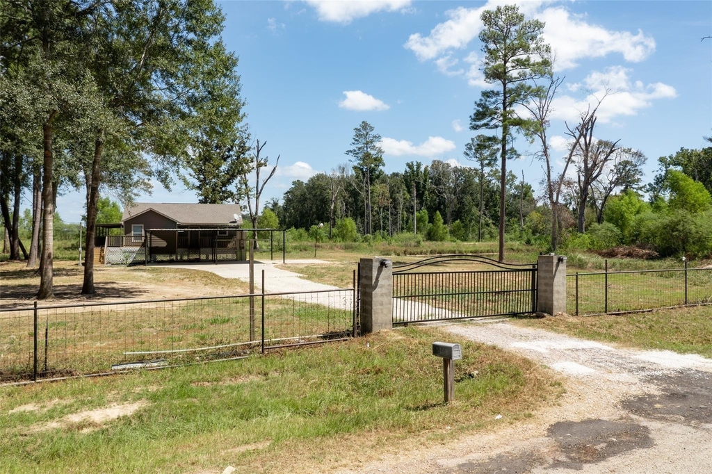 1906 County Road 3434 N - Photo 18