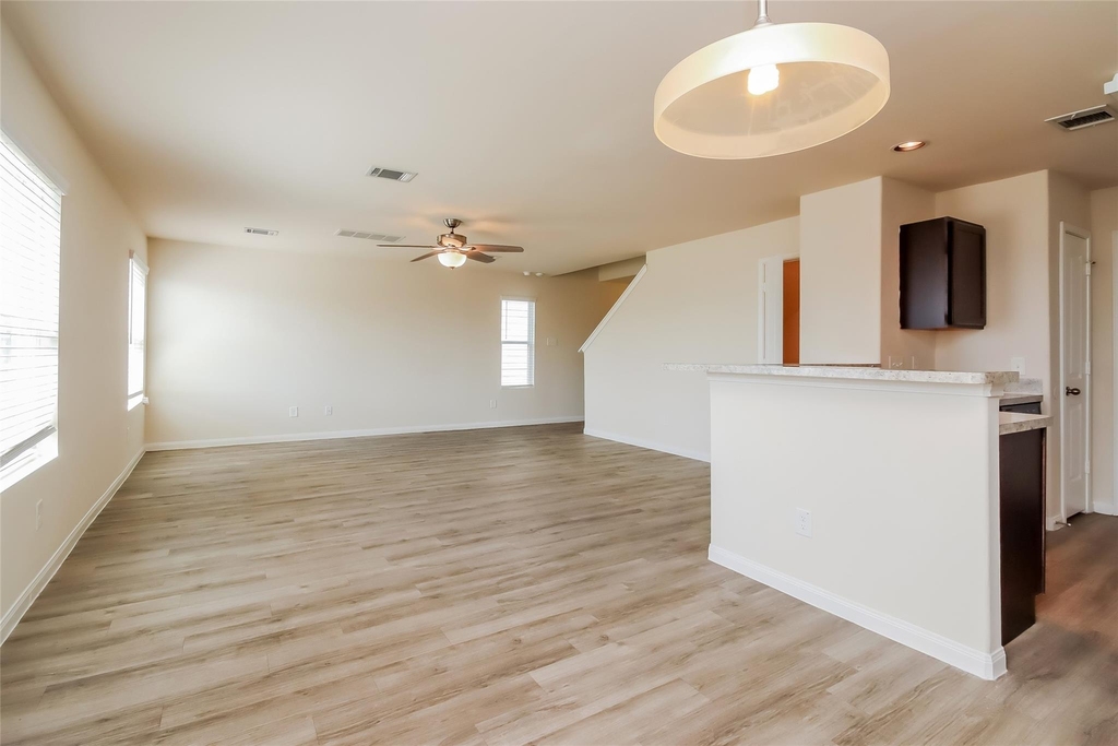 9610 Franconia Drive - Photo 3