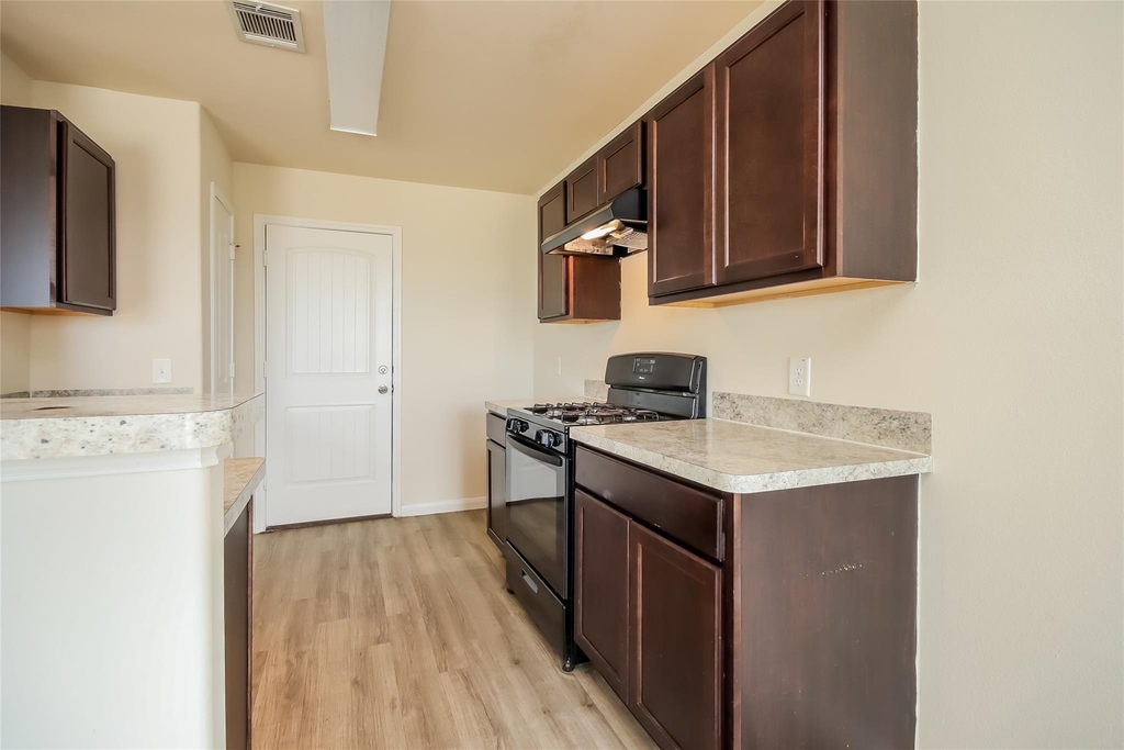 9610 Franconia Drive - Photo 4