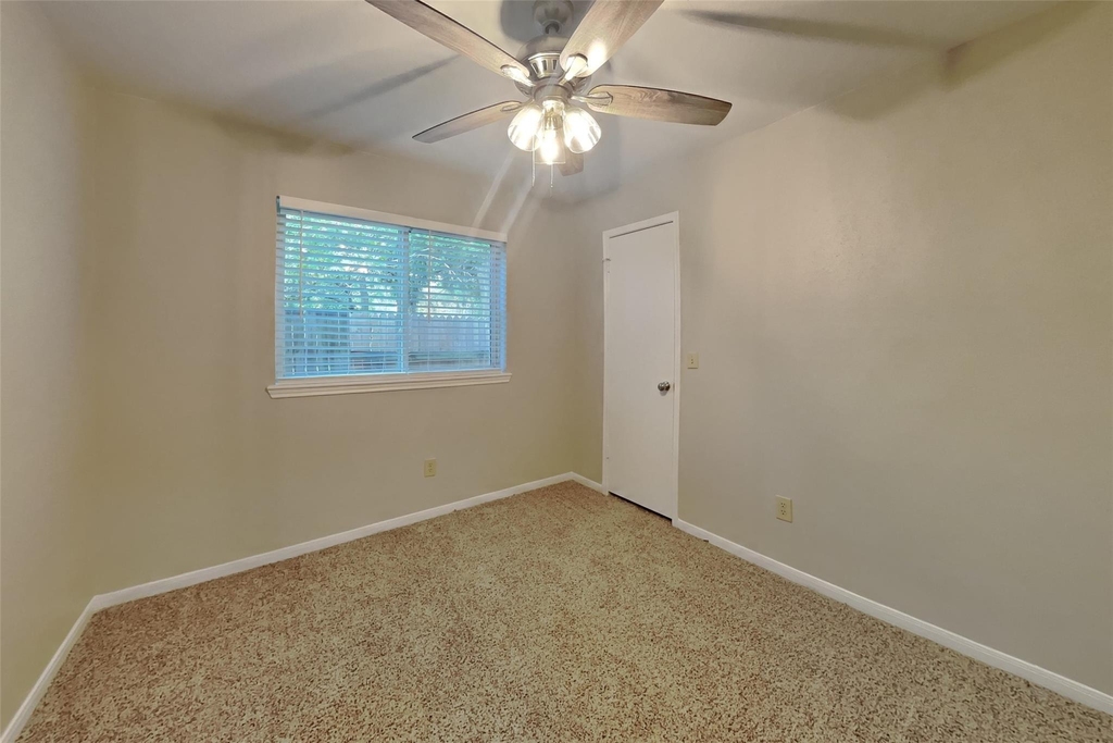 9214 Palm Shores Drive - Photo 11