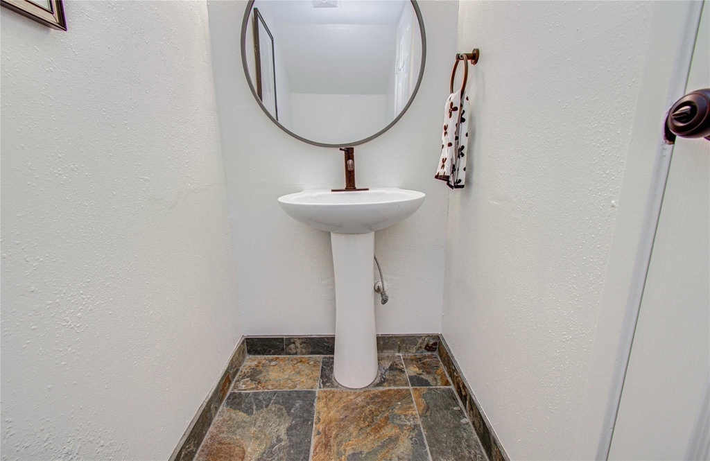 15309 Kingfield Drive - Photo 5