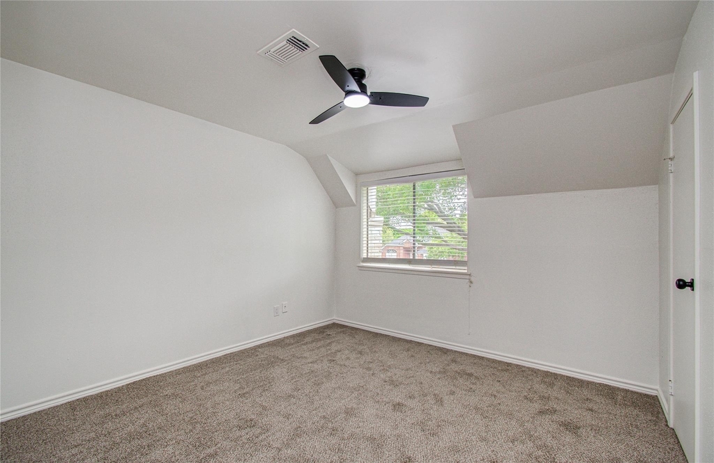 15309 Kingfield Drive - Photo 7
