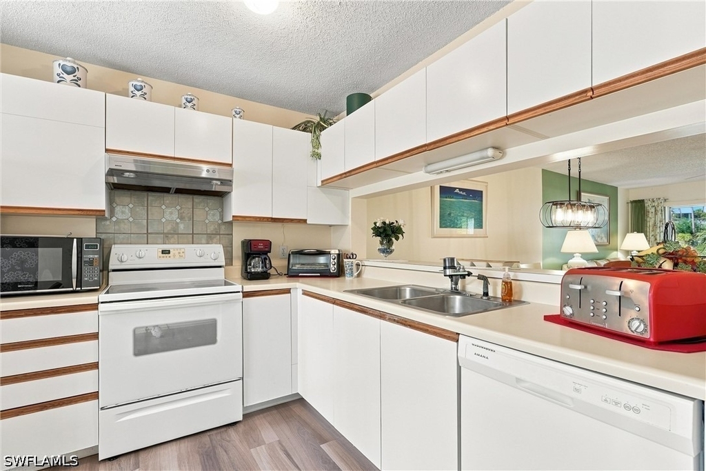 3062 Sandpiper Bay Circle - Photo 12