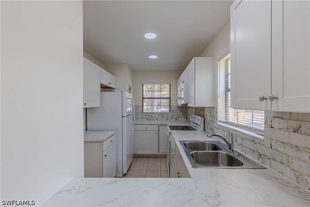 5343 Treetops Drive - Photo 4