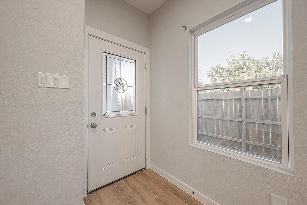 336 De Haven Street - Photo 5