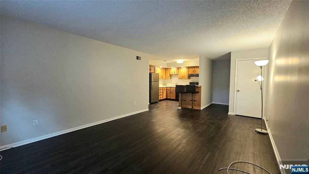105 Newark Pompton - Photo 3