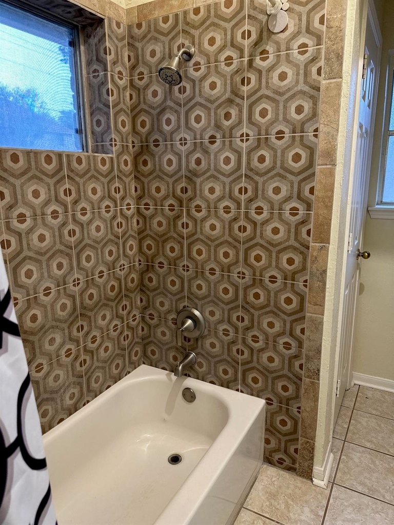 6815 Stratford Park Drive - Photo 8