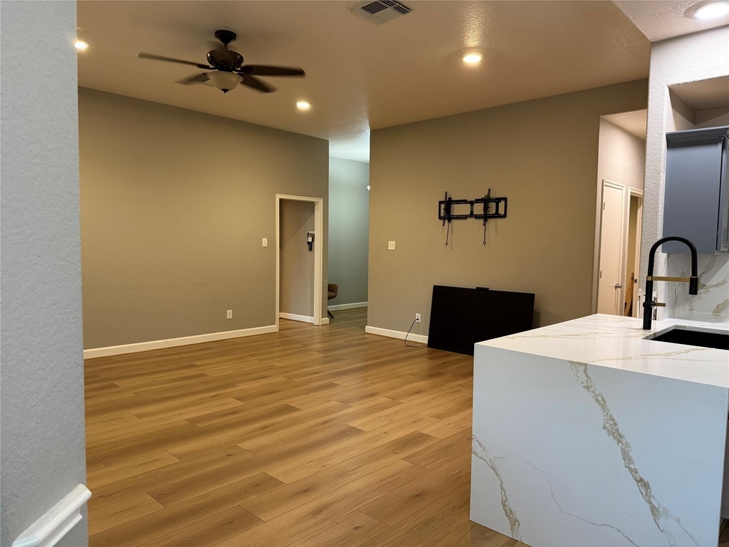 220 W 1st Street - Photo 2