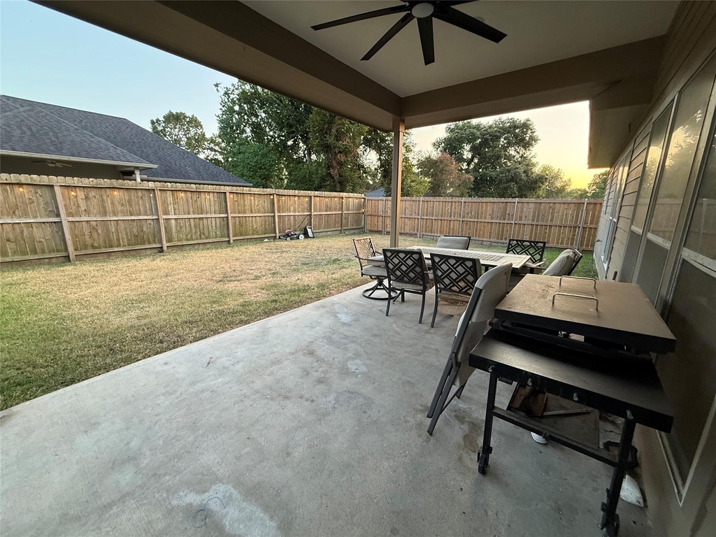 220 W 1st Street - Photo 8