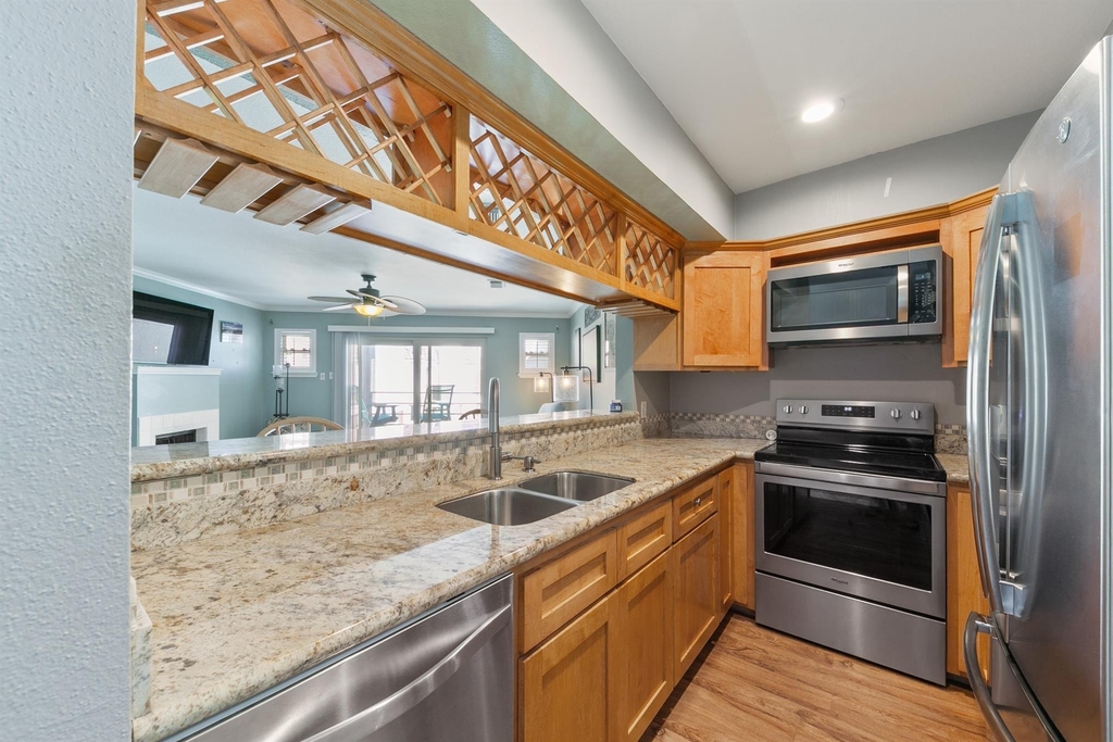 7312 Seawall Boulevard - Photo 11