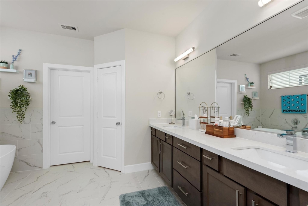2124 Francis Street - Photo 12