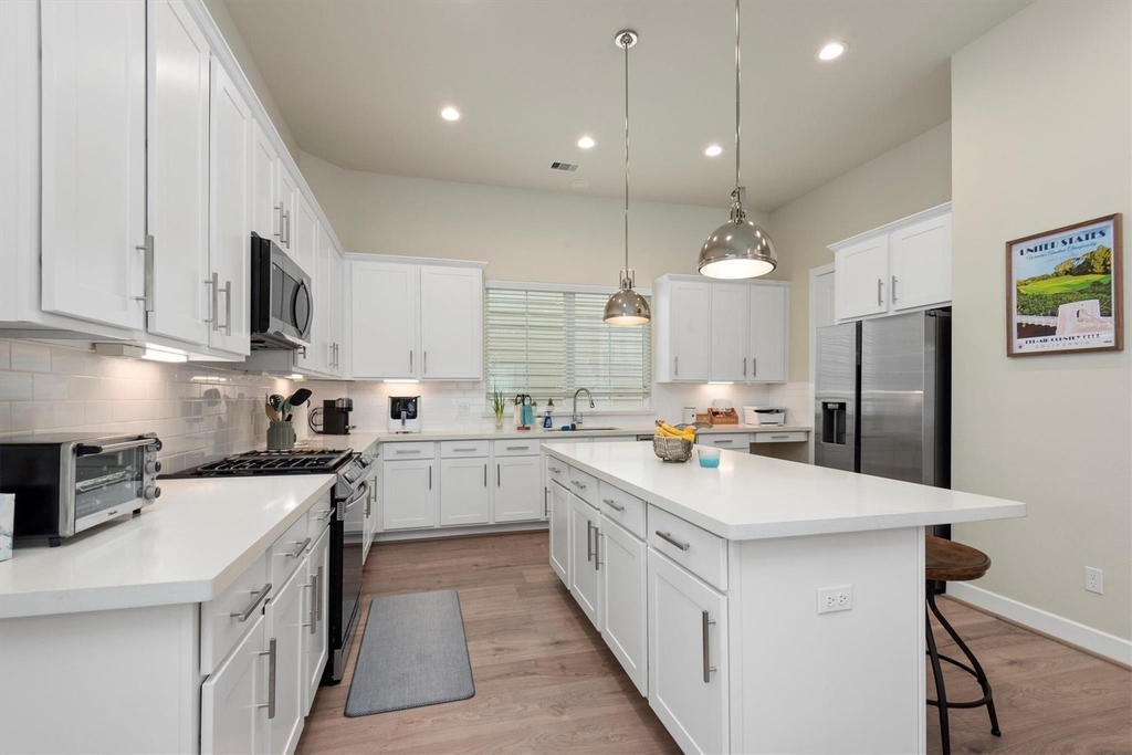 2124 Francis Street - Photo 6