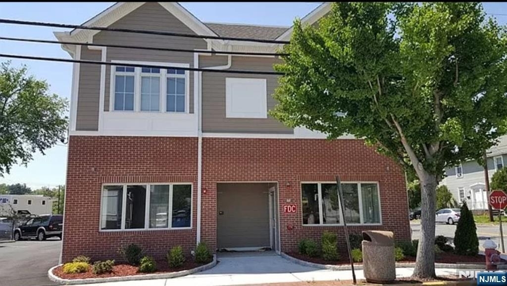 21 Grove - Photo 1