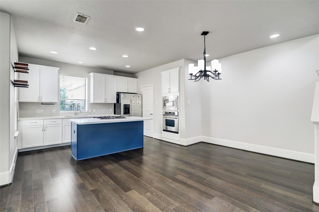 1224 Delano Street - Photo 5