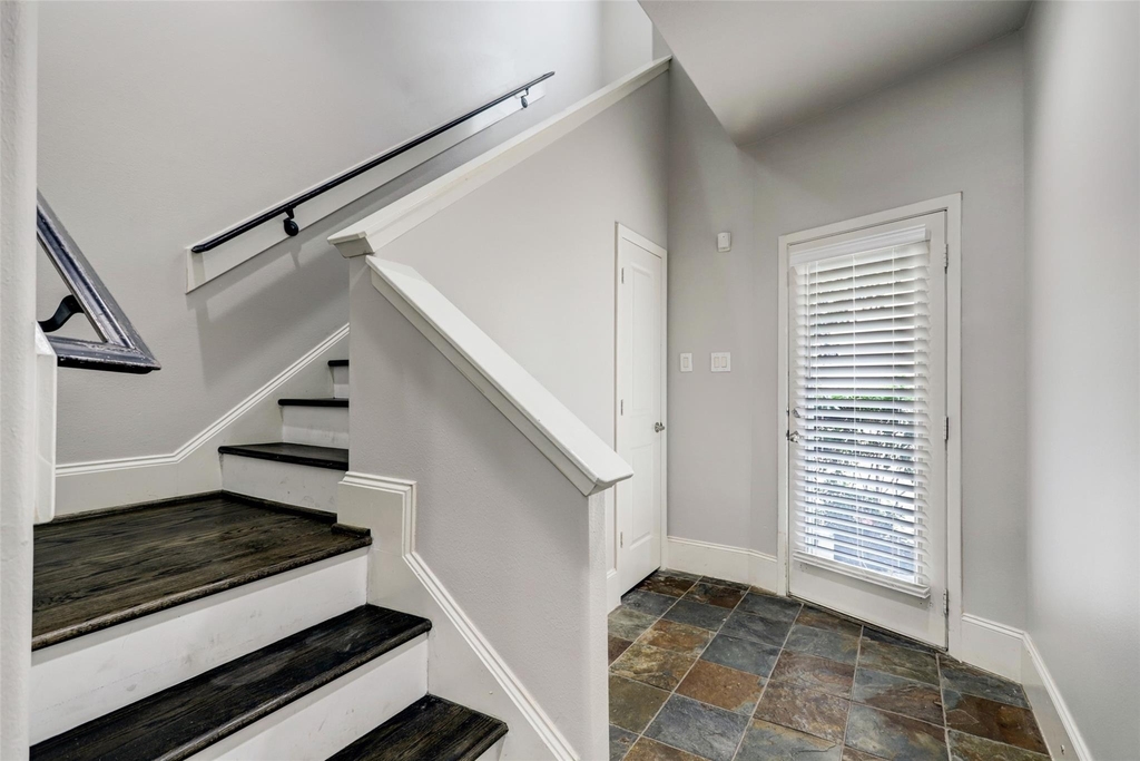 1224 Delano Street - Photo 4