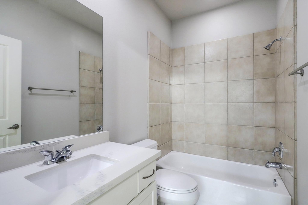 1224 Delano Street - Photo 3