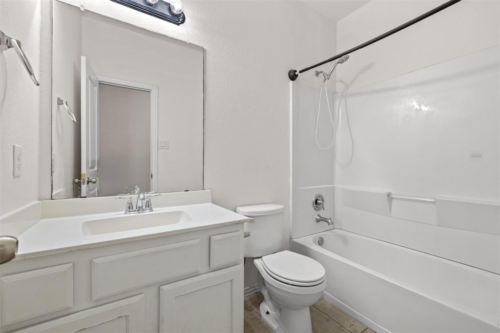 8410 Green Paseo Place - Photo 4