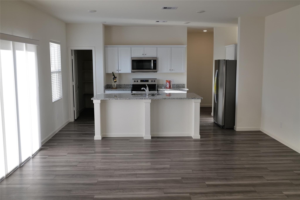 3022 Spindletree Lane - Photo 2