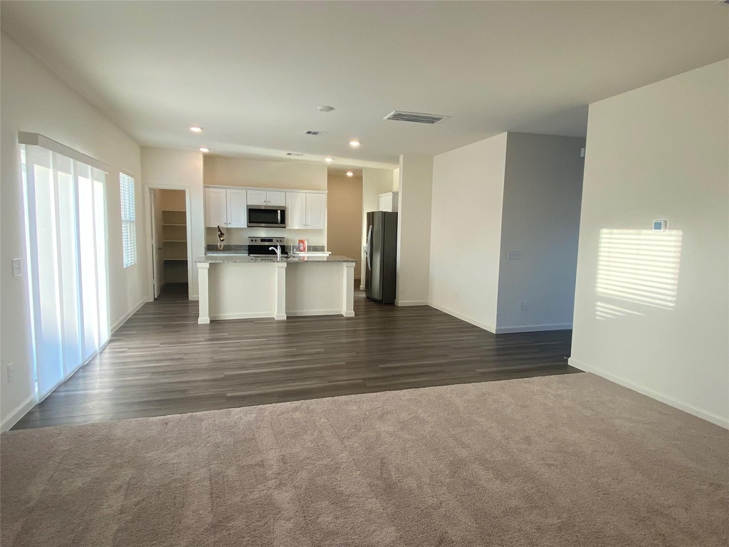 3022 Spindletree Lane - Photo 4