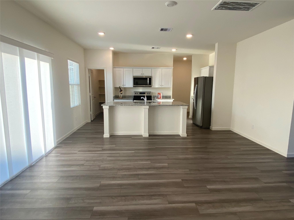 3022 Spindletree Lane - Photo 3