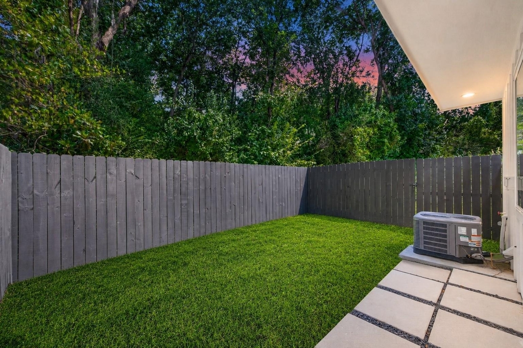 7826 Beckley Street - Photo 18