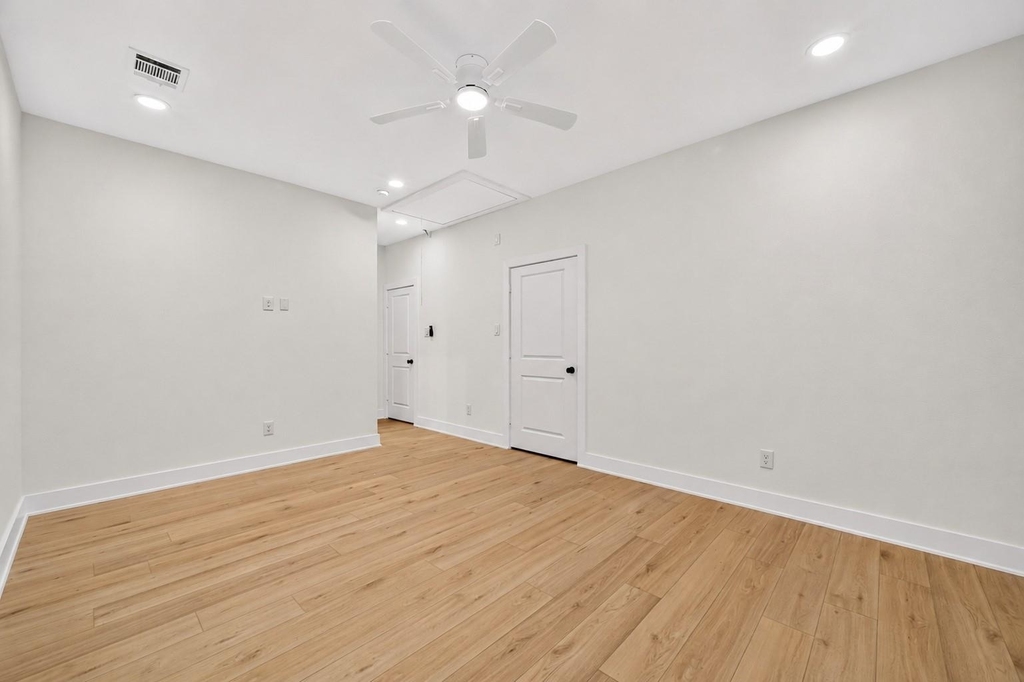 7826 Beckley Street - Photo 11