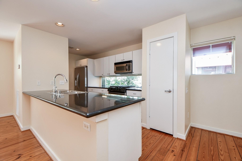 824 Robin Street - Photo 9