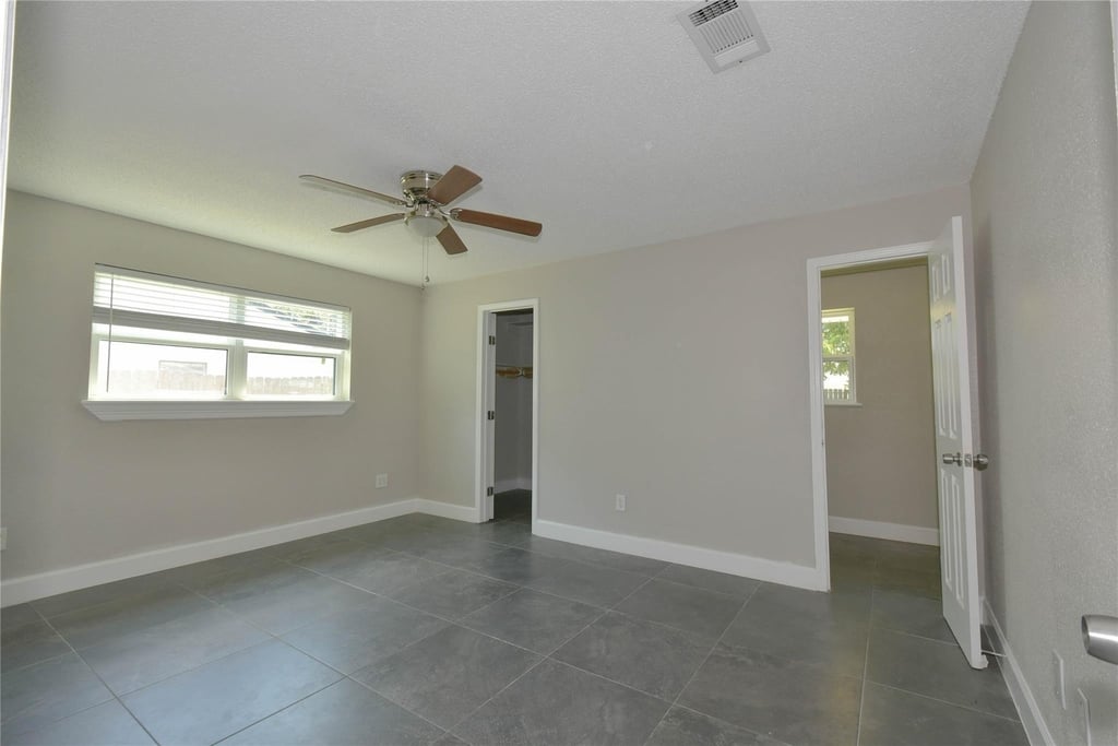 1126 Robert Street - Photo 12