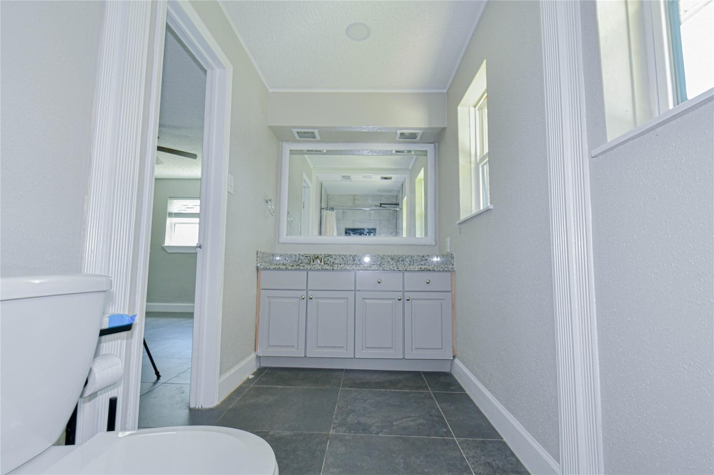 1126 Robert Street - Photo 14
