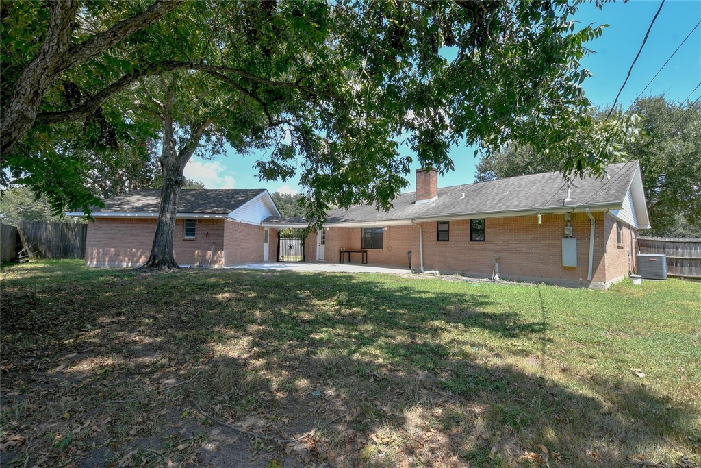 1126 Robert Street - Photo 18