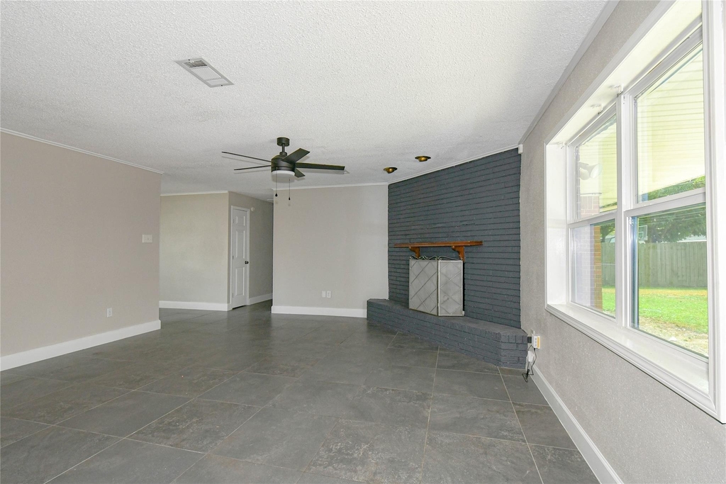 1126 Robert Street - Photo 7