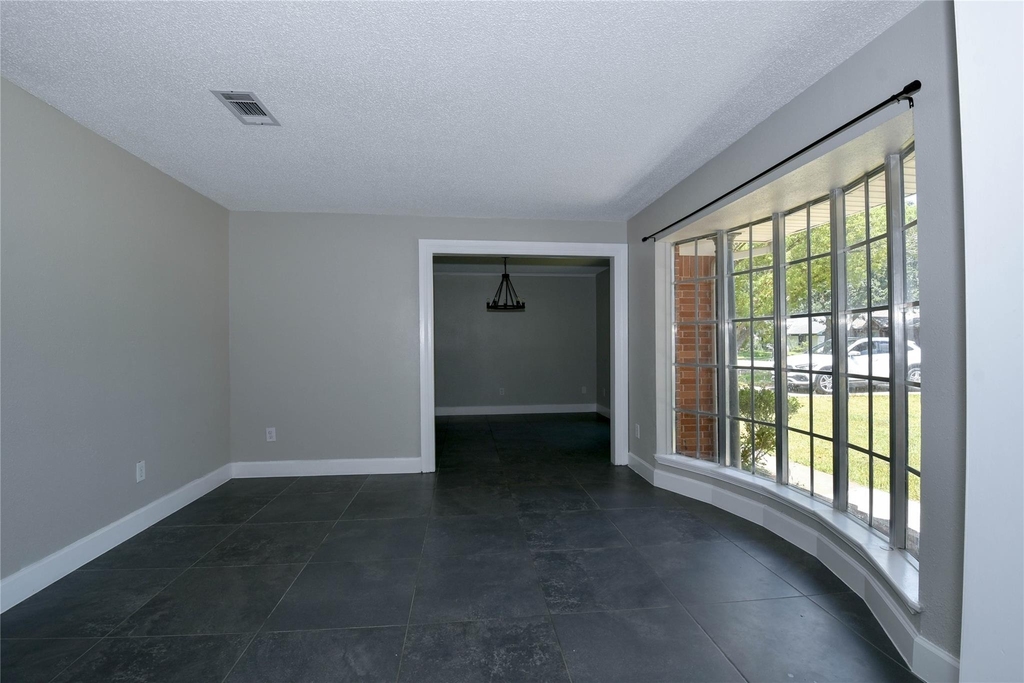 1126 Robert Street - Photo 2