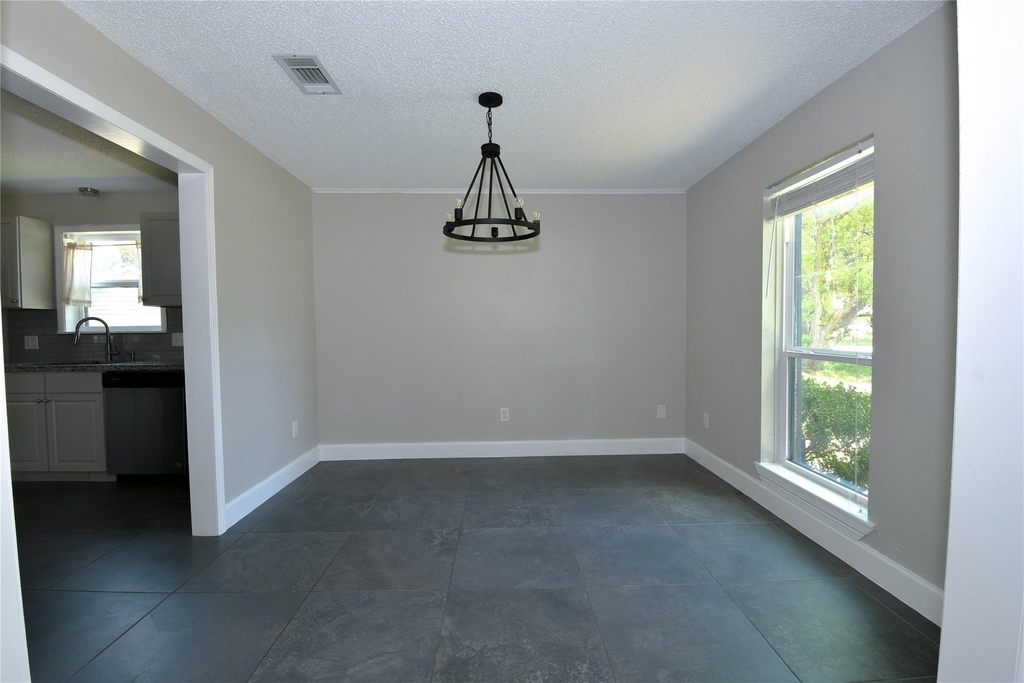 1126 Robert Street - Photo 3