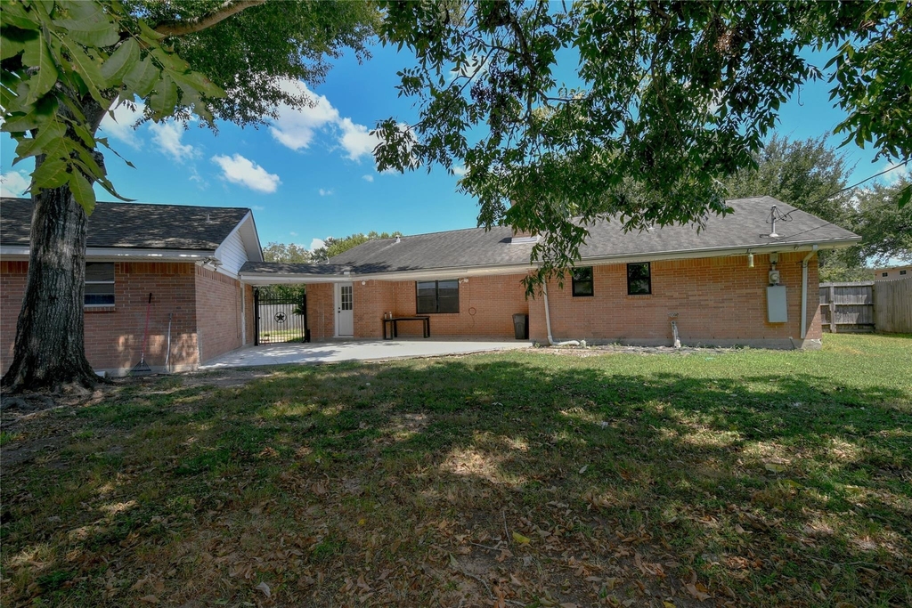 1126 Robert Street - Photo 17