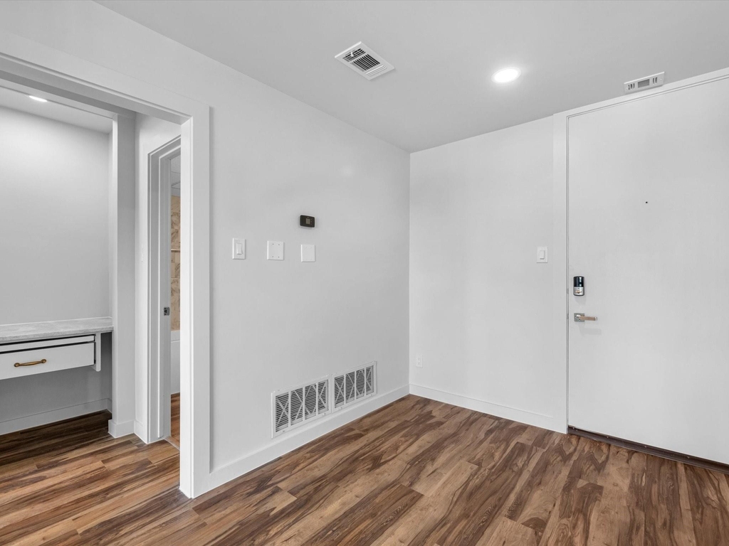 3600 Montrose Boulevard - Photo 3