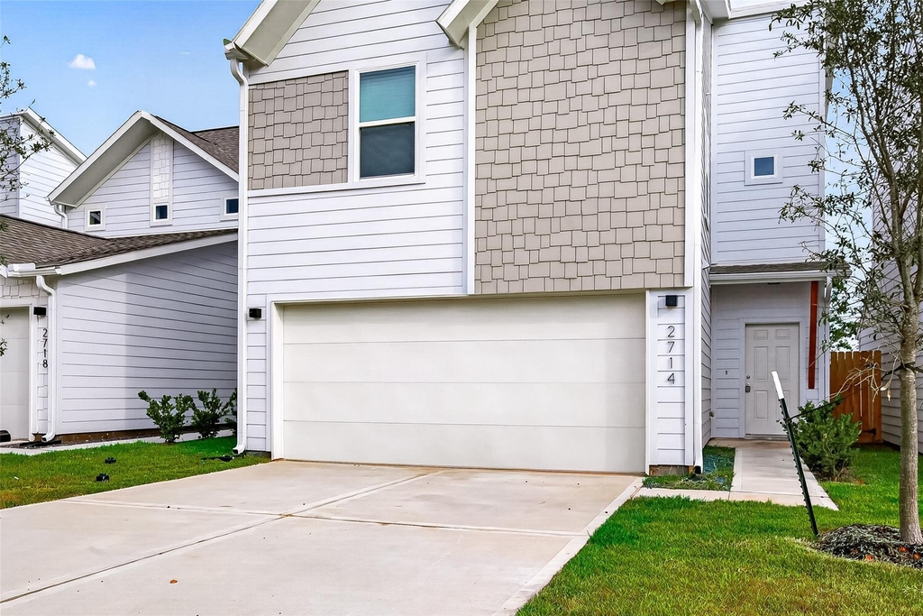2714 Discovery Trails Court - Photo 2