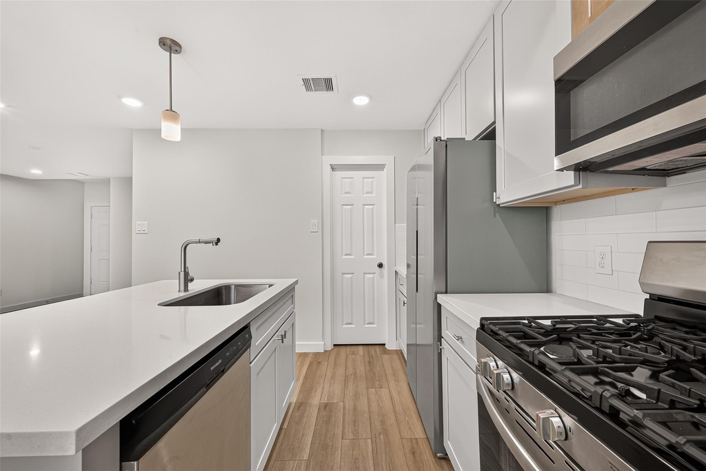 2714 Discovery Trails Court - Photo 14
