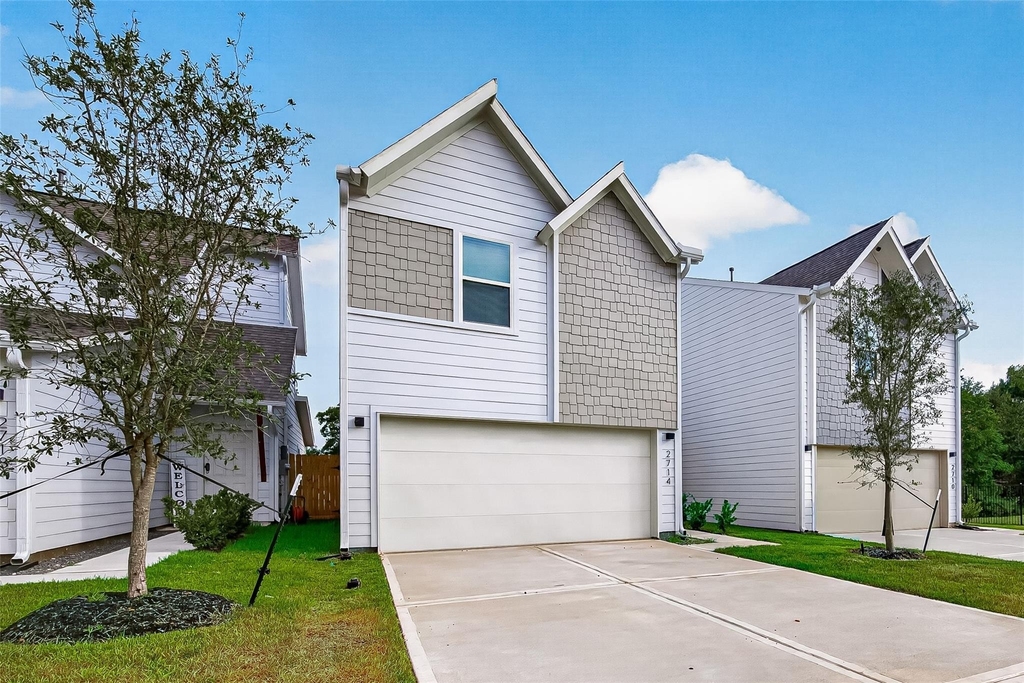 2714 Discovery Trails Court - Photo 1