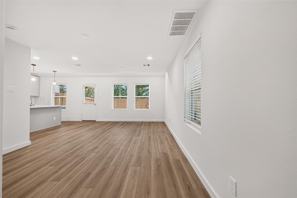 2714 Discovery Trails Court - Photo 4