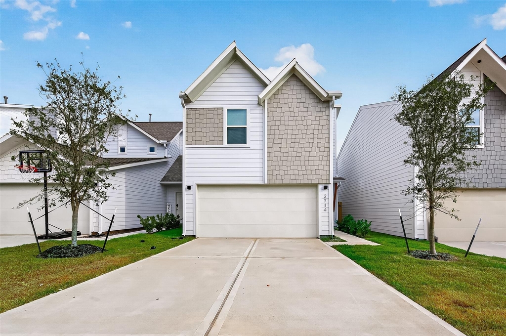 2714 Discovery Trails Court - Photo 0