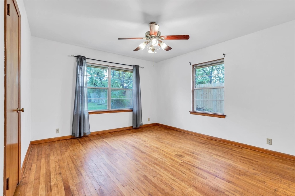 1803 Sea Queen Court - Photo 4