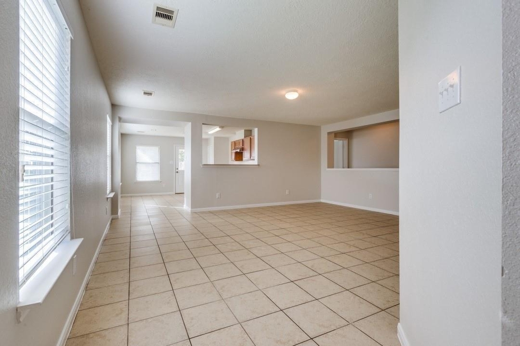 3054 Legends York Drive - Photo 2