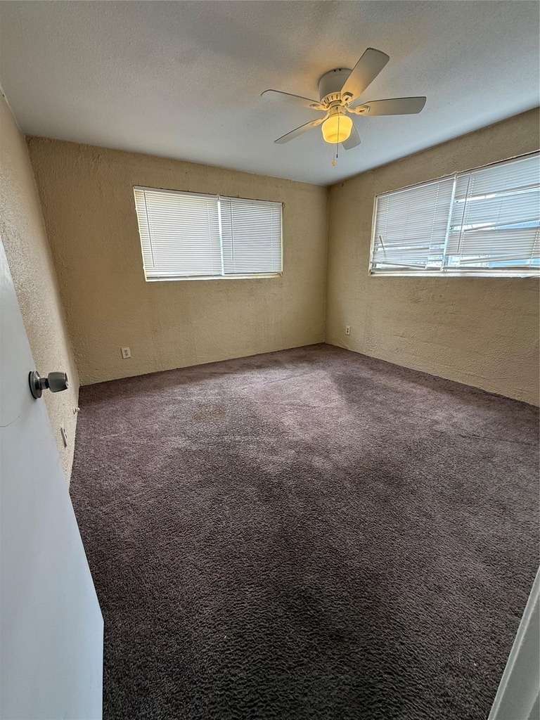 3417 Avenue O - Photo 10