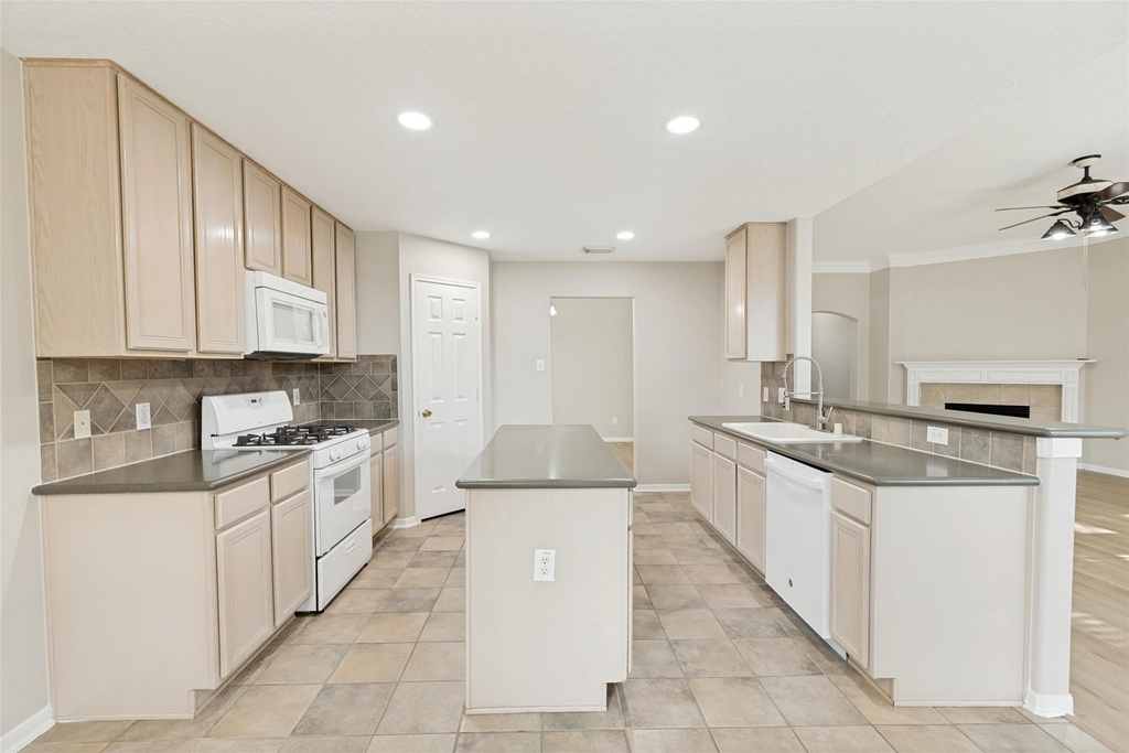2239 Tourney Lane - Photo 5
